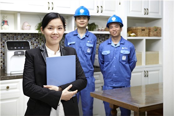 左右手家具安裝服務(wù)平臺工作人員回訪(fǎng)中