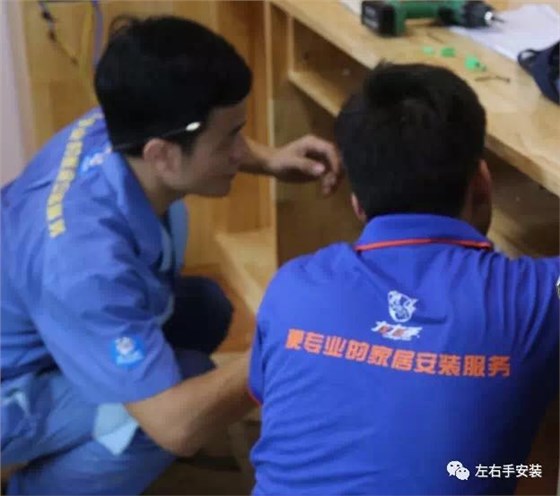 左右手櫥柜安裝現場(chǎng) 左右手櫥柜安裝現場(chǎng)