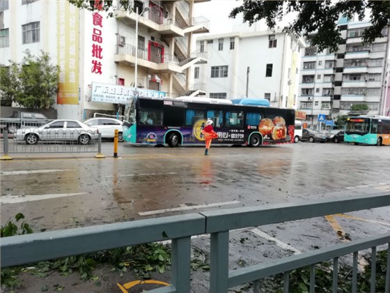 可愛(ài)的環(huán)衛工人