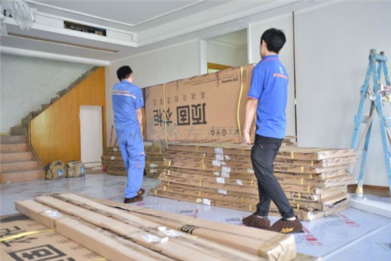 左右手家居安裝公司合作伙伴頂固敲鐘上市，定制家具上市公司再添強將！1