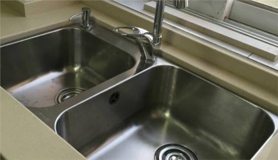 櫥柜臺下盆安裝教程，櫥柜臺下盆怎么安裝才牢固