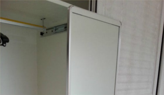 191衣柜旋轉鏡子安裝方法有哪些步驟，需要做什么流程