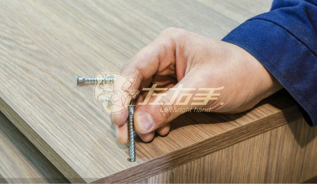 平開(kāi)門(mén)的衣柜門(mén)安裝方法該怎么做？