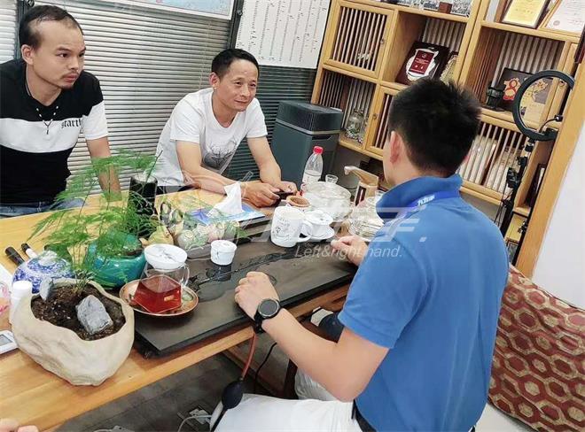 左右手安裝服務(wù)平臺江西九江服務(wù)商吳先生與左右手創(chuàng  )始人盧建華先生洽談