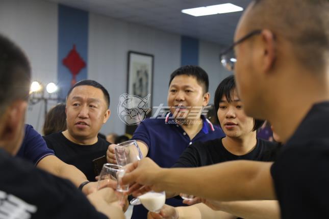 左右手第二屆培訓大會(huì )晚宴